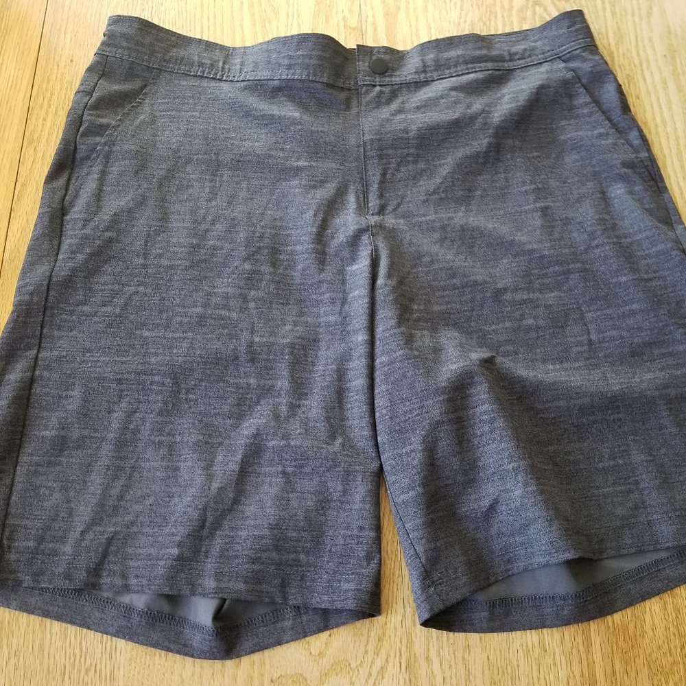 Tek Gear Dry Tek size L Men’s Gray Board Shorts 38 x 9